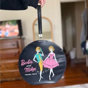 Rare 1963 Vintage Barbie and Midge Round Black Hatbox Carry Case Doll Travel Pal